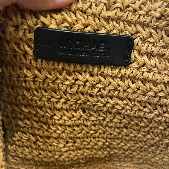 Like new! Michael Kors raffia handbag - Picture 6 of 11